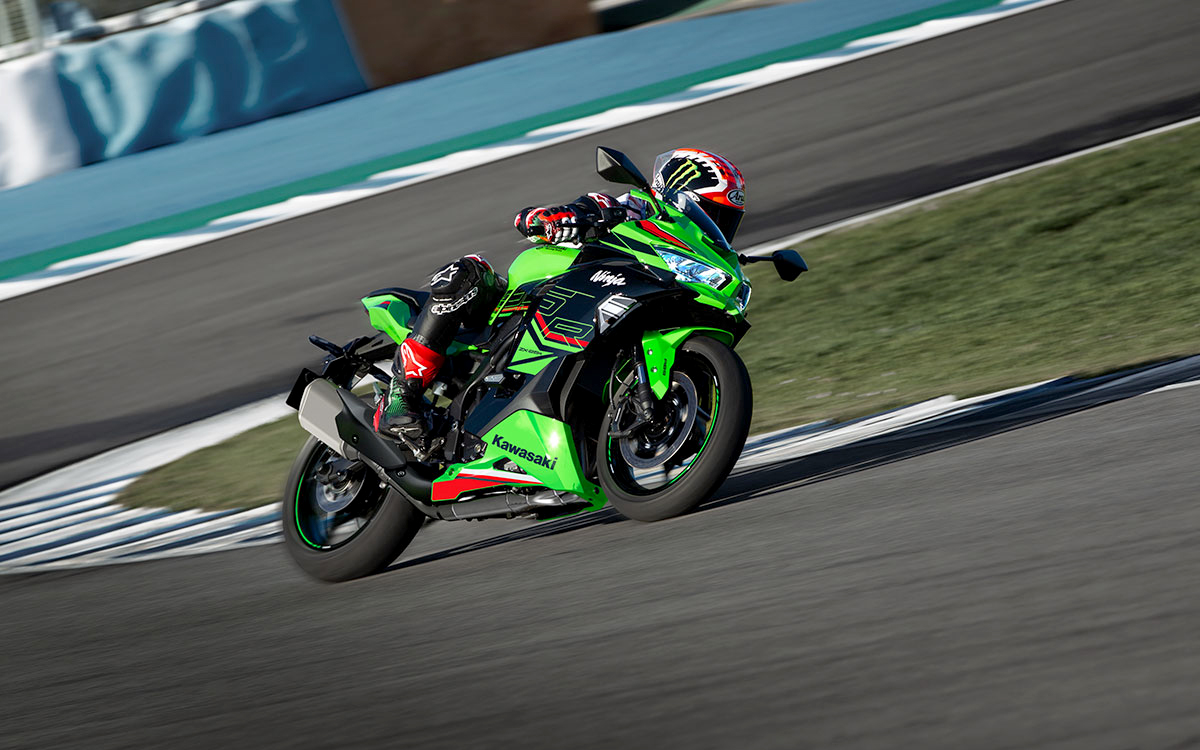 Ninja ZX25R KRT 2023 chạy